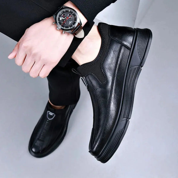 Ronan_Axis_Sneakers_Black_Model_600x600.jpg